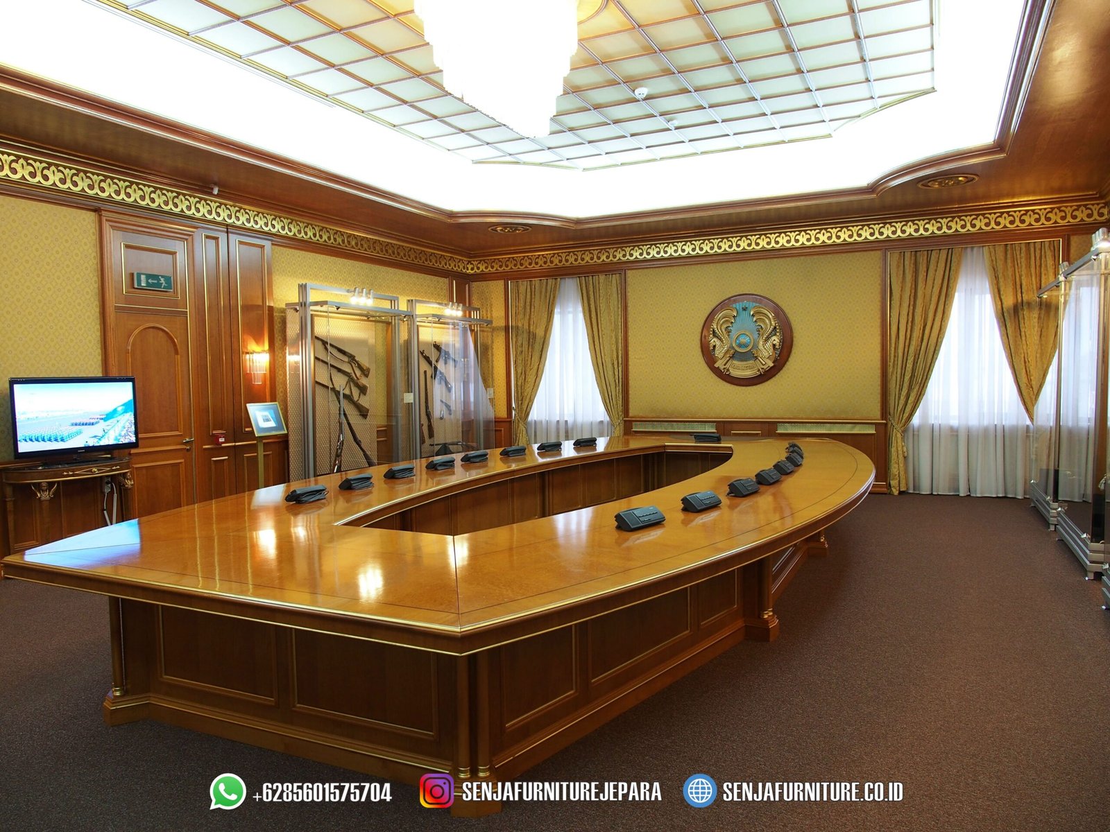 Jual Meja Rapat Kantor Kayu Jati Jakarta Desain Oval Panjang Meja Rapat Kantor, Meja Meeting Kantor, Meja Meeting Klasik, Meja Rapat Klasik, Meja Rapat Kayu Jati, Meja Rapat Mewah, Meja Meeting Kayu Jati, Meja Rapat Bundar, Meja Rapat Minimalis, Meja Rapat HPL, Meja Rapat Pimpinan, Meja Rapat Ukir Jepara, Meja Rapat Oval, Interior Ruang Rapat