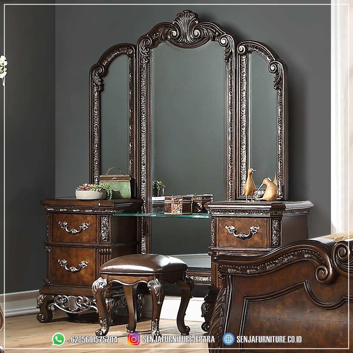 Kursi Meja Rias Mewah Jati Ukiran Jepara Original Classic Meja Rias Mewah, Meja Rias Klasik, Meja Rias Elegan, Meja Rias Kayu Jati, Meja Rias Minimalis, Meja Rias Ukir Jepara, Meja Rias Modern, Meja Rias Kamar Tidur, Meja Rias Terbaru, Meja Rias Cermin